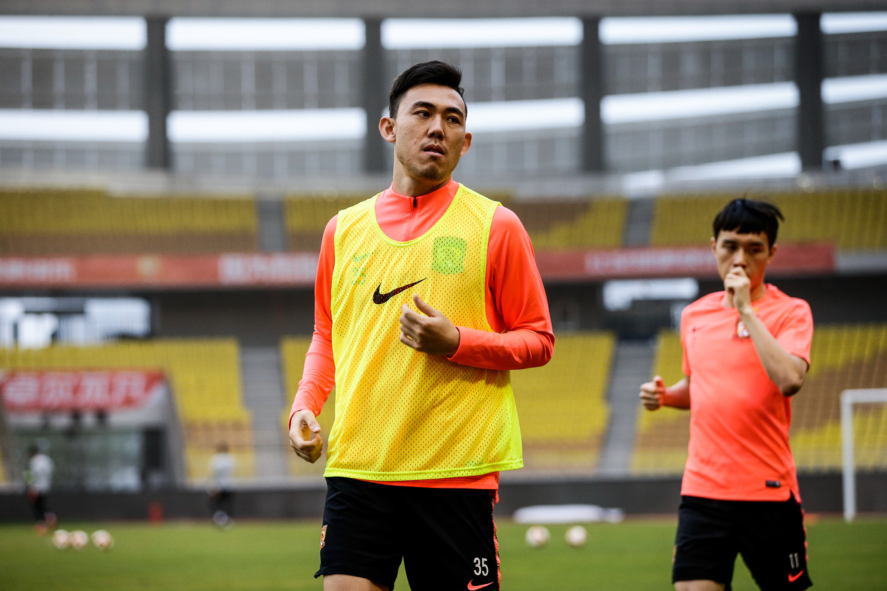 太TM快了！博主統(tǒng)計(jì)李學(xué)鵬生涯數(shù)據(jù)：俱樂部305場(chǎng)4球，國(guó)家隊(duì)32場(chǎng)