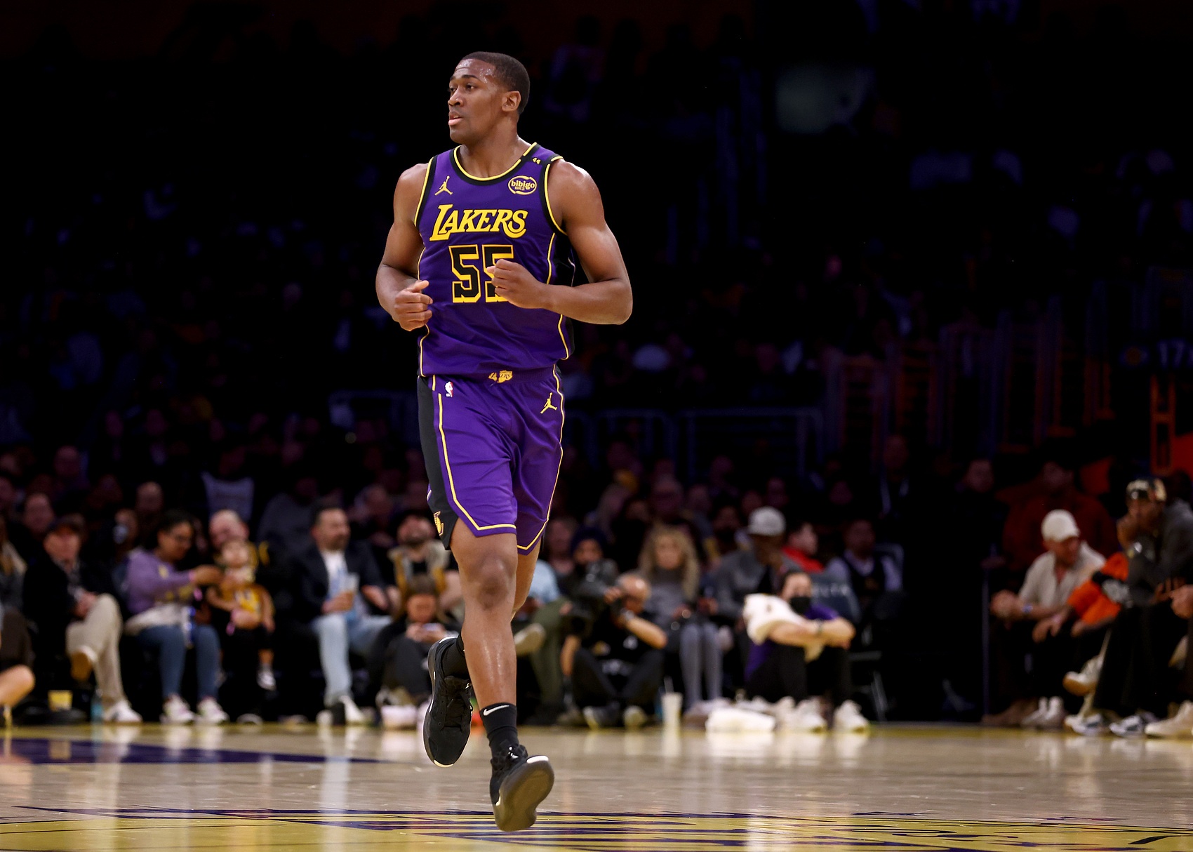 繼續(xù)不?。”举惣窘苊咨鰬?zhàn)的比賽 湖人13勝0負(fù)